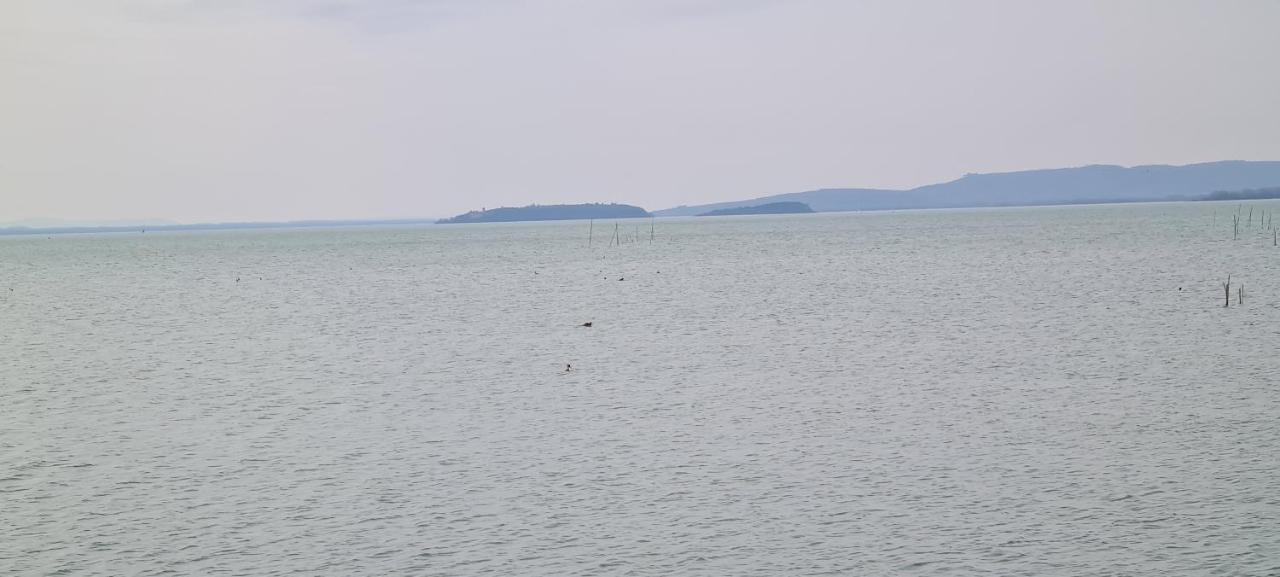 Appartamento Lago Trasimeno - Torricella Pg Exterior foto